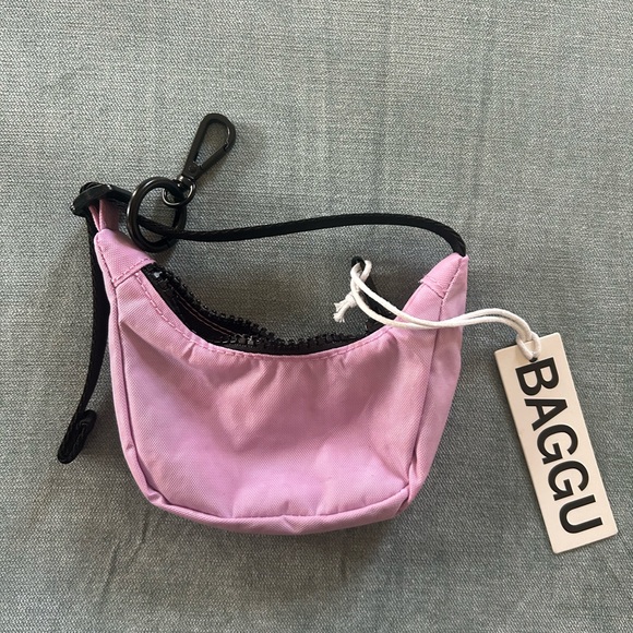 BAGGU Handbags - NWT Baggu Crescent Bag Charm in Peony
